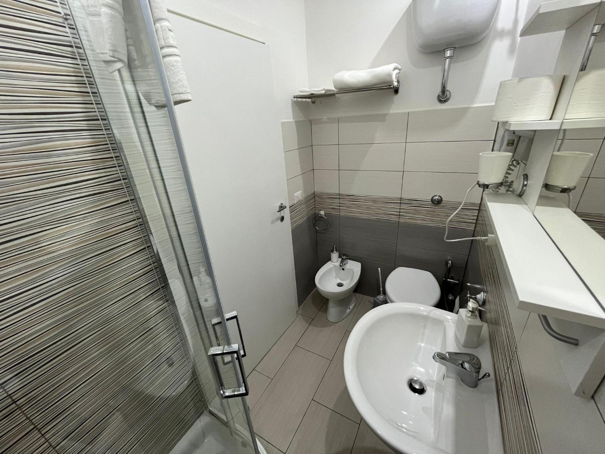 F.Rooms Napoli 외부 사진