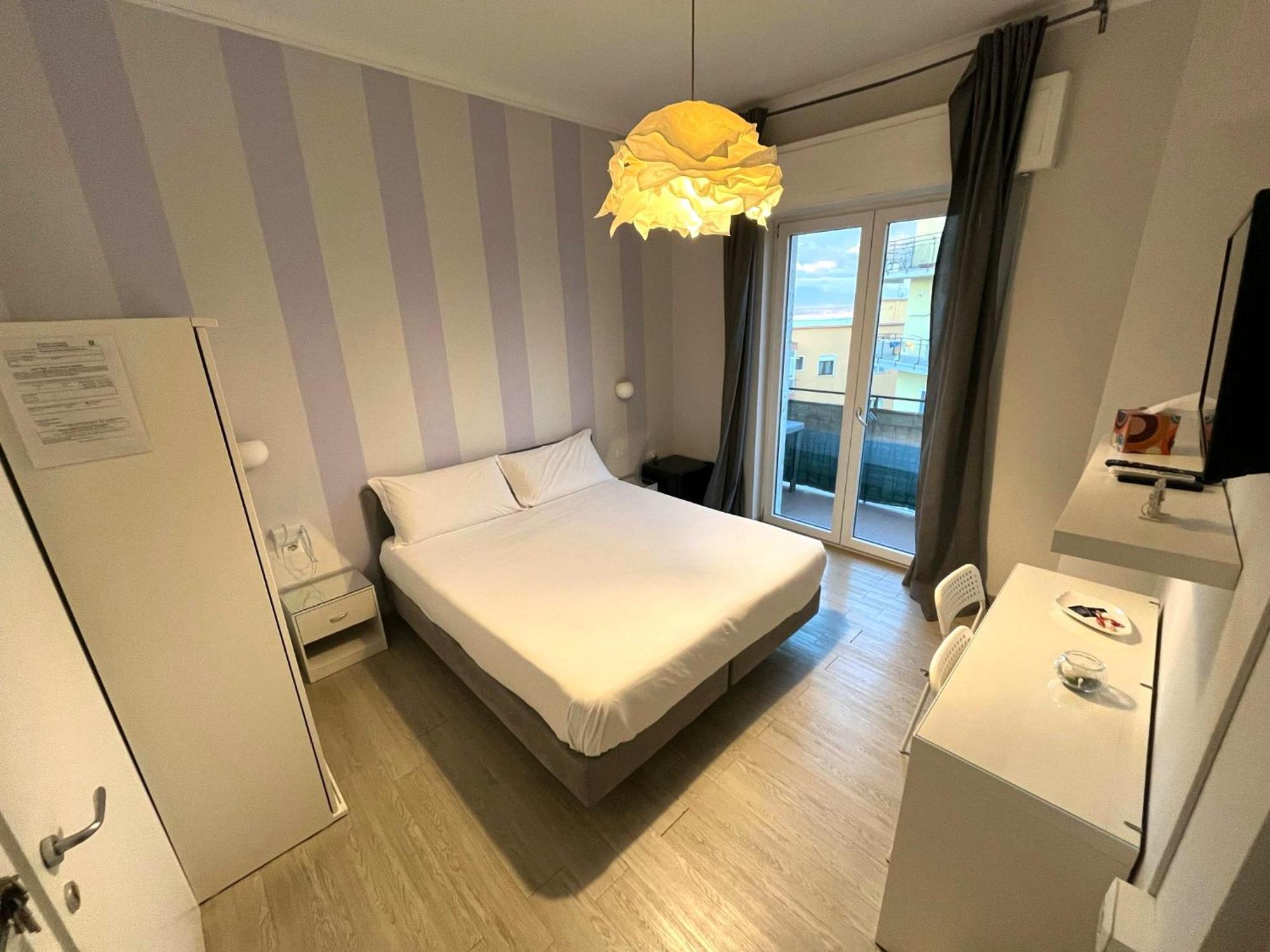 F.Rooms Napoli 외부 사진